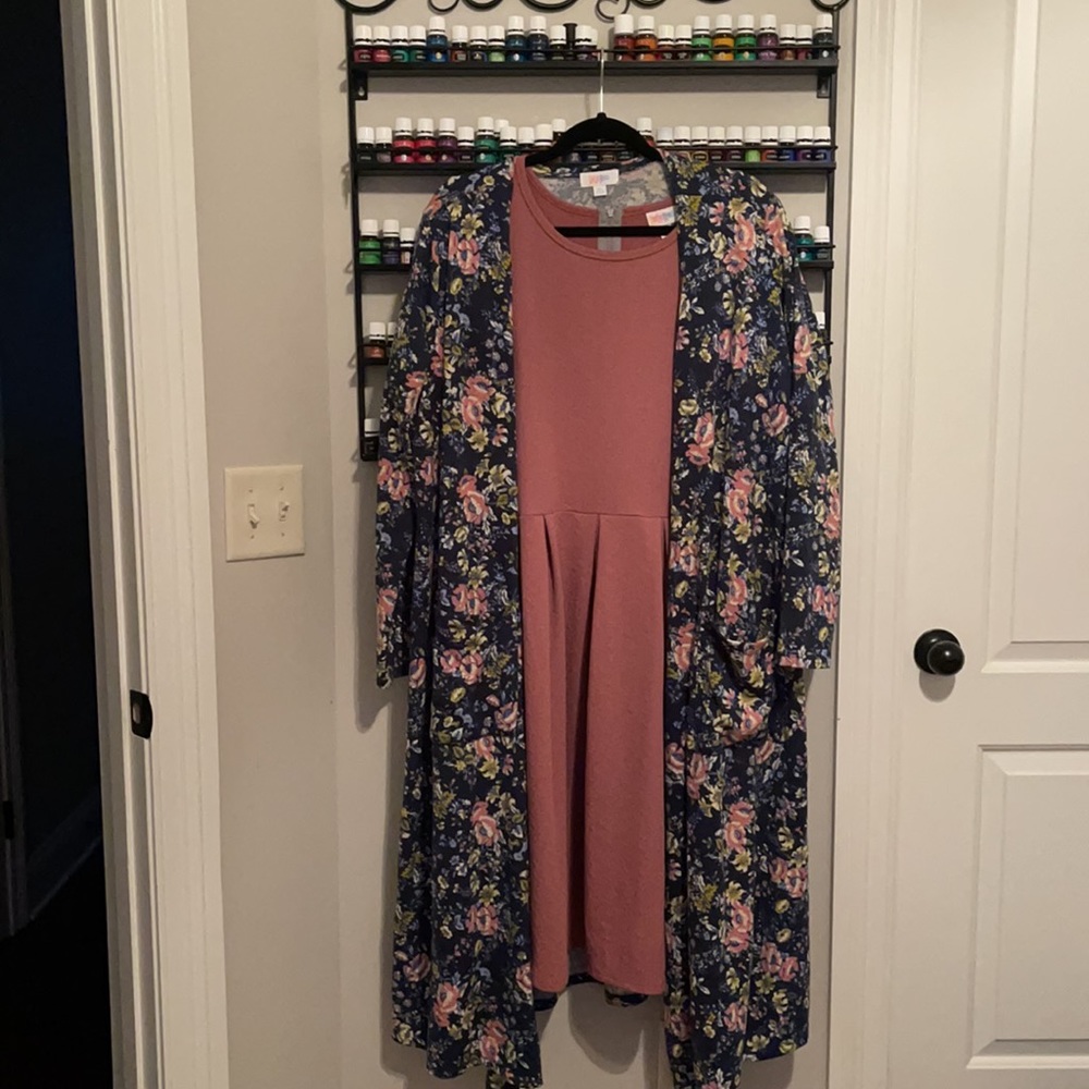 EUC Lularoe XL Sarah & 2XL Amelia (comparable fit)